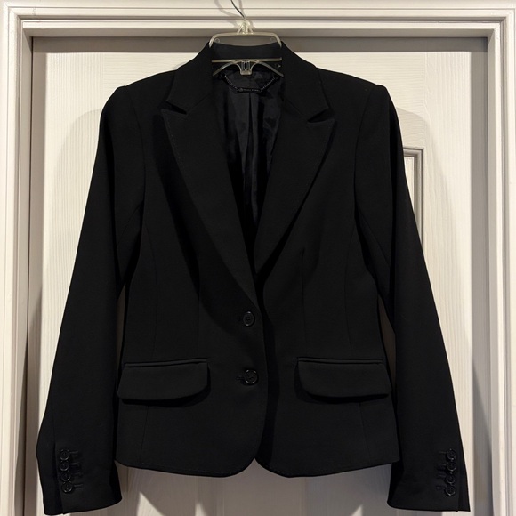 Trina Turk Classic Black Blazer size 4 excellent condition - Picture 2 of 6